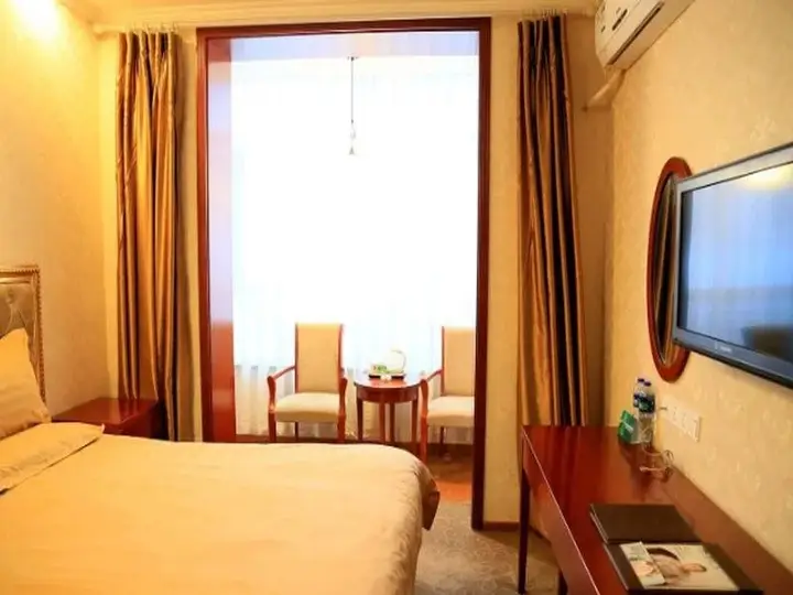 Наньтун: GreenTree Alliance Jiangsu Nantong Haimen Dieshiqiao Xiunv Rd Pedestrain Street Road