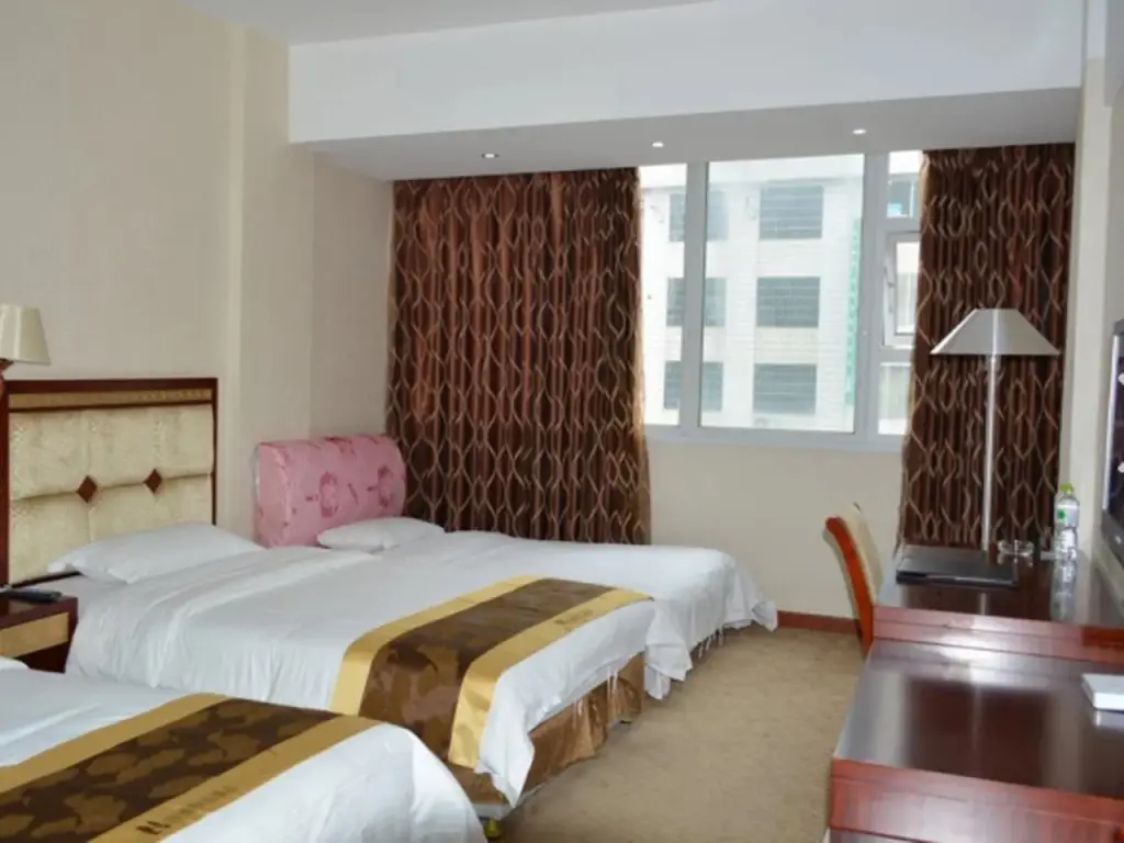 Greentree Alliance Hezhou Babu District Lingfeng Square Hotel — фото 1