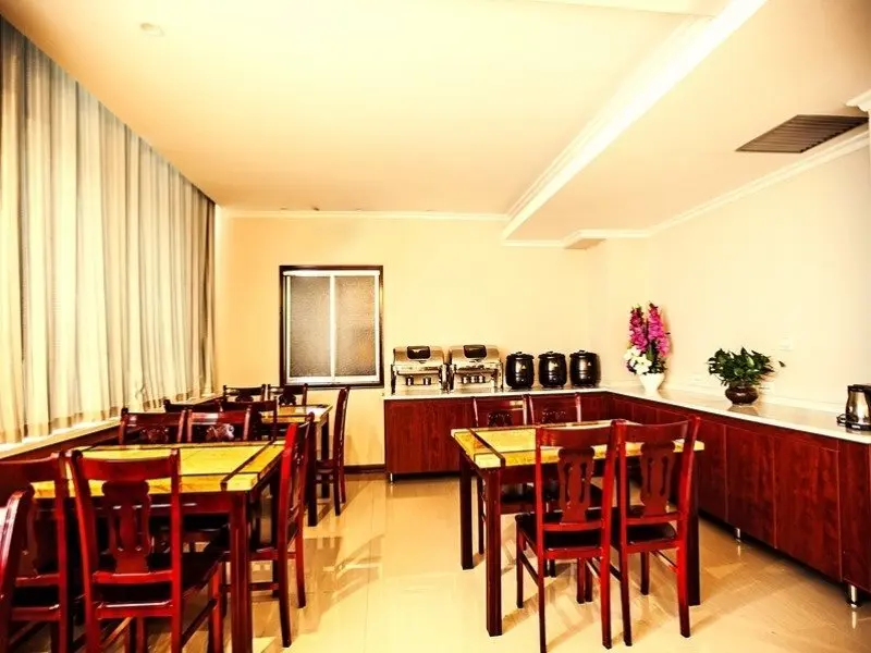 Корла: GreenTree Inn Xinjiang Uygur Autonomous Region Korla Bazhou Bus Terminal Beishan Road Express Hotel
