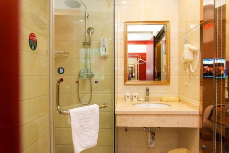Чичжоу: GreenTree Inn JiangSu Wuxi Jiangyin City QinGYAng Town Fuqian Road Express Hotel