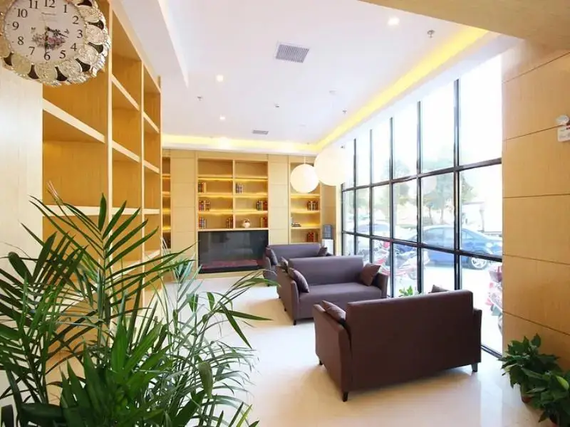 Уси: GreenTree Inn Jiangsu Wuxi Huishan High-Speed Rail Qianzhou Chongwen Road Business Hotel