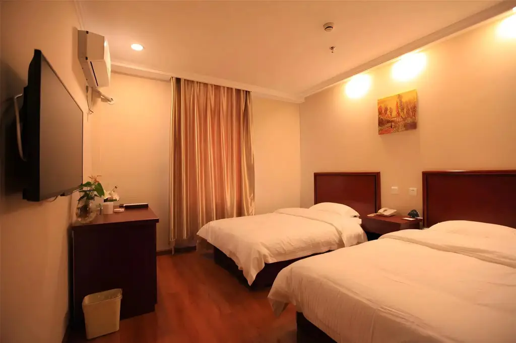 GreenTree Inn Liaoning Dalian Railway Station South Shengli Square Express Hotel — фото 1