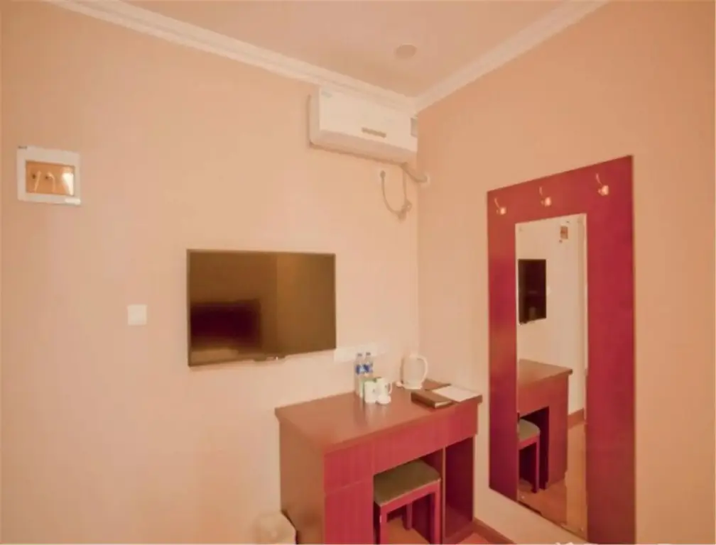 Далянь: GreenTree Inn Liaoning Dalian Railway Station South Shengli Square Express Hotel