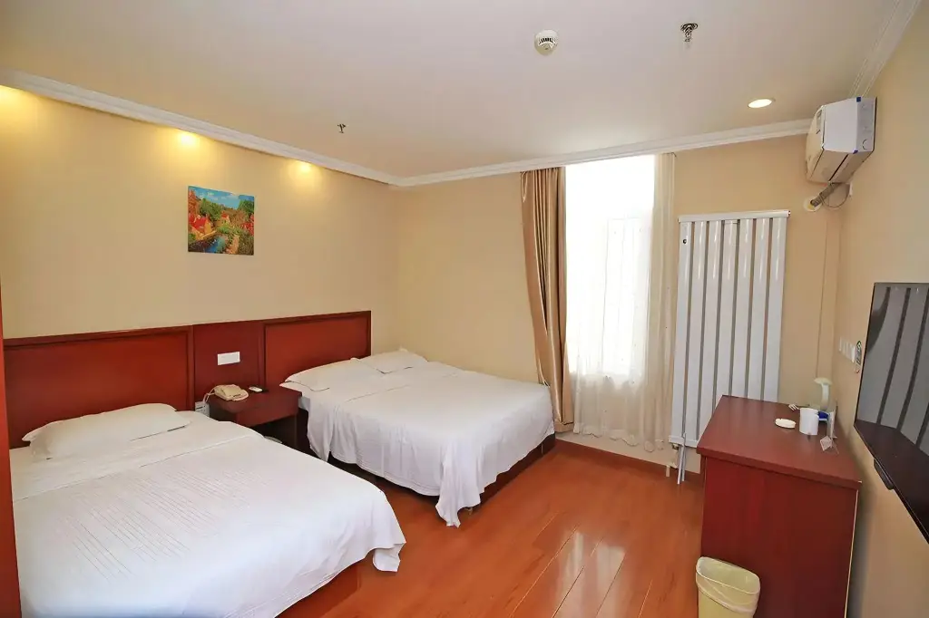 Далянь: GreenTree Inn Liaoning Dalian Railway Station South Shengli Square Express Hotel