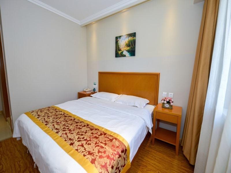 Далянь: GreenTree Inn Liaoning Dalian Wuyi Square Express Hotel