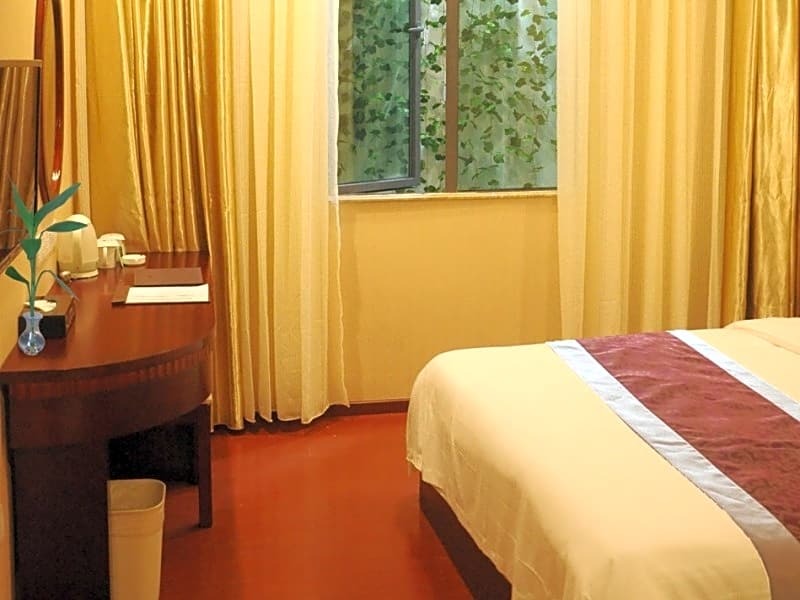 Шэньчжэнь: GreenTree Inn ShenZhen BaoAn XiXIang PingZhou Metro Station Business Hotel