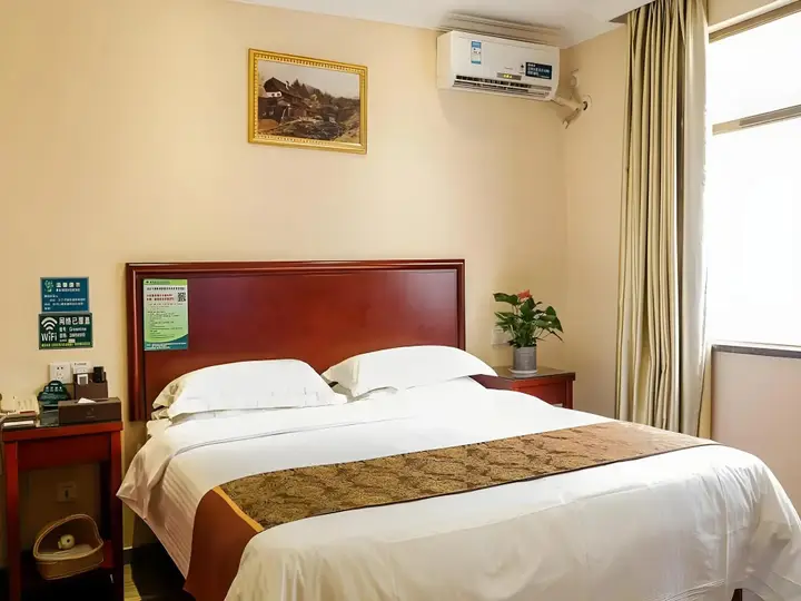 Шэньчжэнь: GreenTree Inn Shenzhen Longhua Tianhong Express Hotel