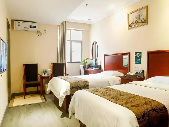 Шэньчжэнь: GreenTree Inn Shenzhen Longhua Tianhong Express Hotel