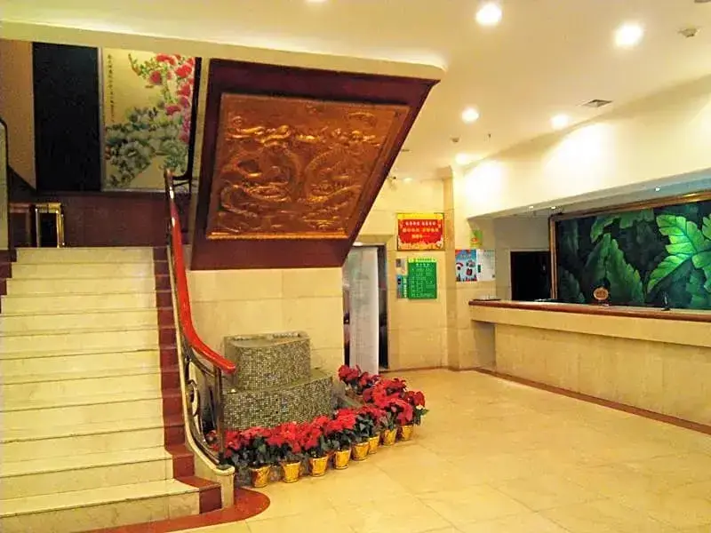Шэньчжэнь: GreenTree Alliance Guangdong Shenzhen Pinghu Avenue Jingdu Town Hotel