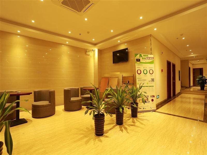 Санья: GreenTree Inn Hainan Sanya Chunyuan Seafood Square Express Hotel