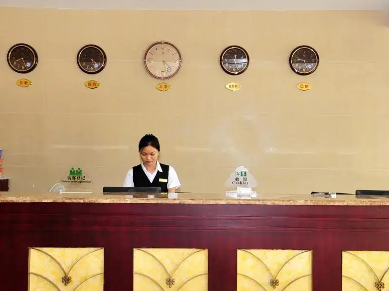 Санья: GreenTree Inn Hainan Sanya Fenghuang Jichang Road Business Hotel