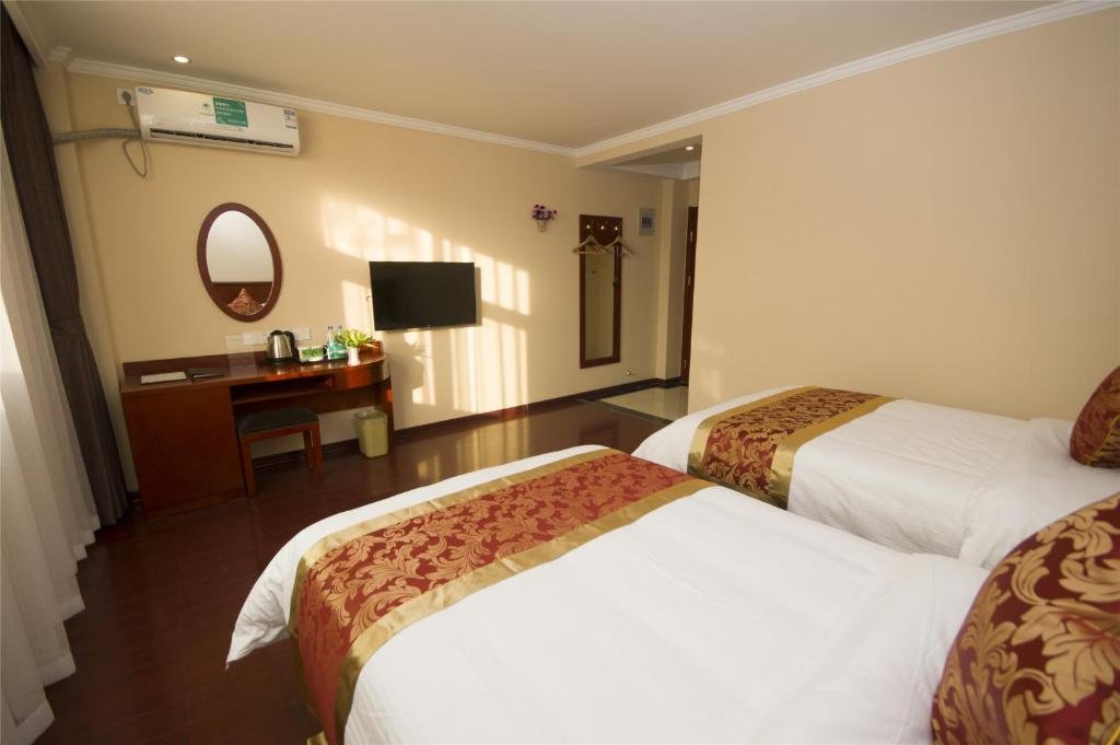 Хэфэй: GreenTree Inn Hefei Lujiang Yulongwan Express Hotel