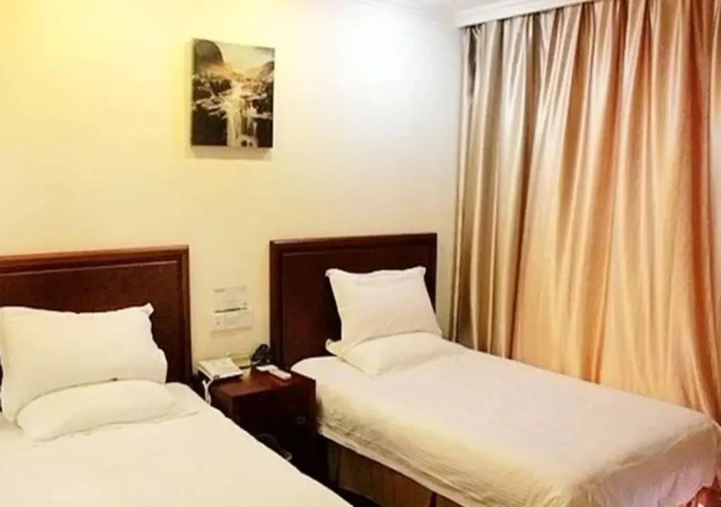 Шаоксинг: GreenTree Inn ZheJiang ShaoXing Middle ZhongXing Road LuXun Former Residence Shell Hotel