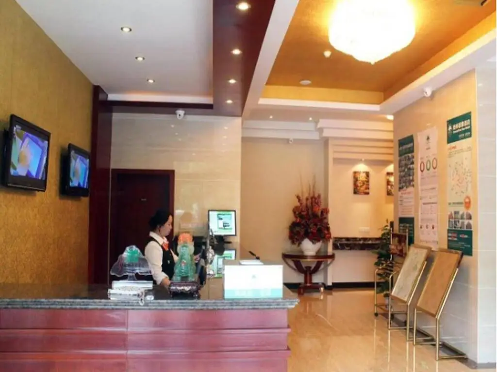Нанкин: GreenTree Inn Jiangsu Nanjing Qiaobei Hongyang Square Taishan Metro Station Express Hotel