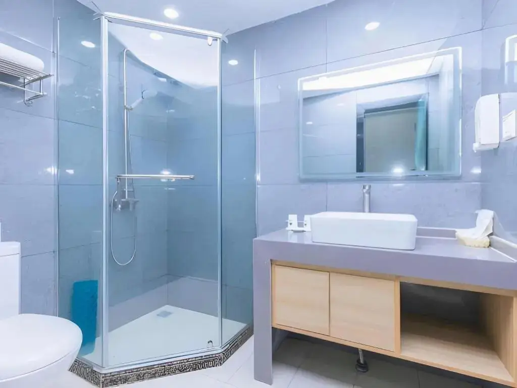 Чунцин: GreenTree Inn Chongqing Shiqiaopu Computer City Light Rail Stine Express Hotel