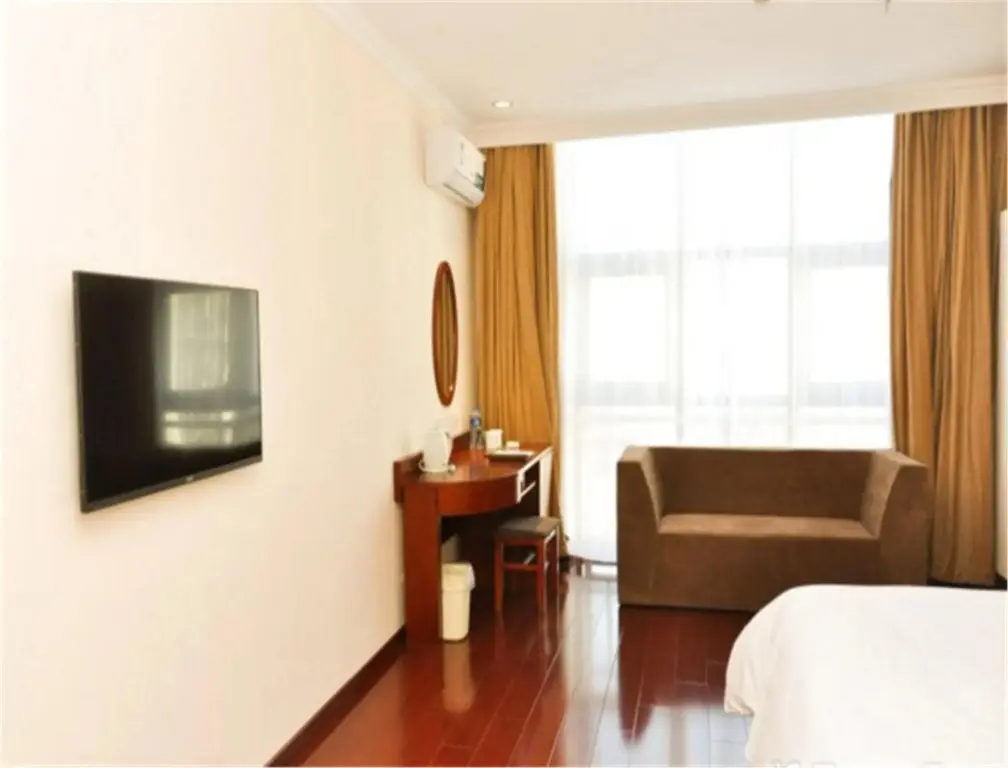 Чэндэ: GreenTree Inn Chengde Railway Station Southeast Chengde Century City Business Hotel