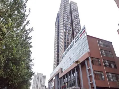 GreenTree Qinhuang Island Railway Station Business Hotel — фото 1