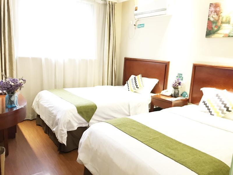 Шанхай: GreenTree Inn Shanghai Xintiandi Laoximen Subway Station Shell Hotel