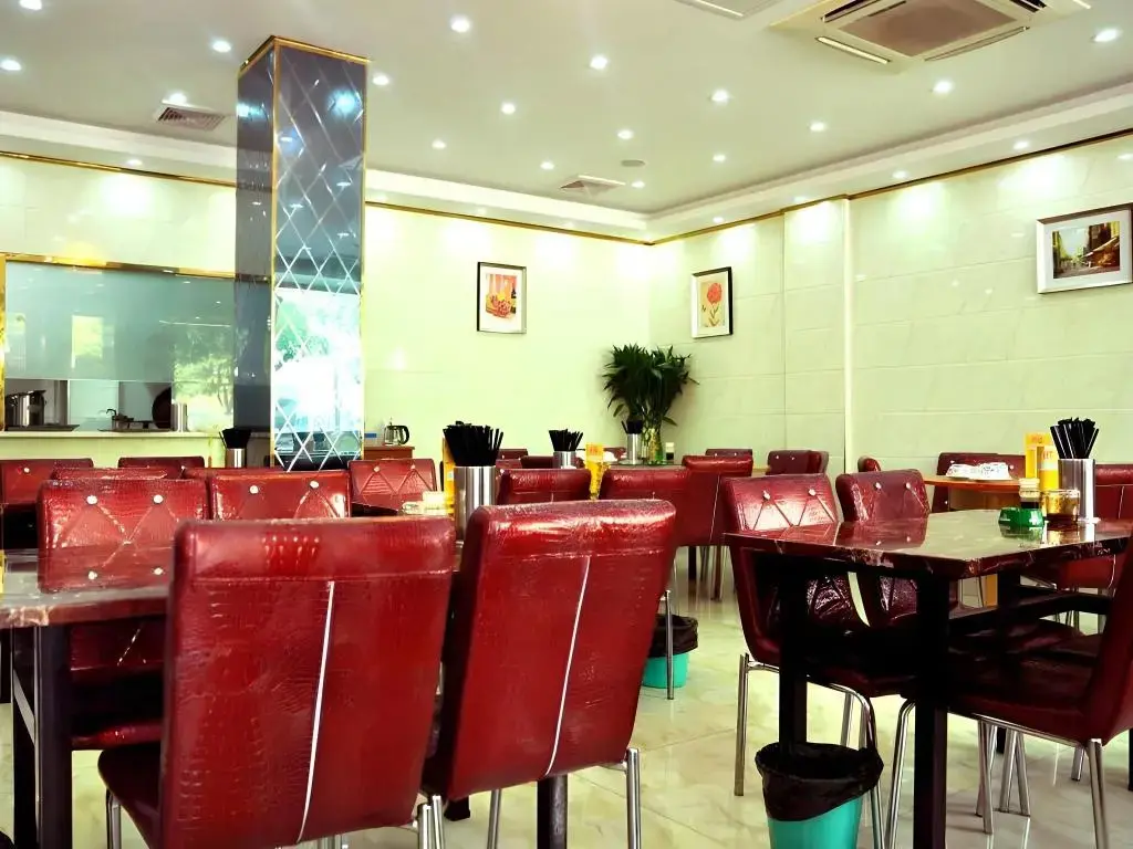 Шанхай: GreenTree Inn Shanghai FTA Waigaoqiao Free Trade Zone North Subway Station Shell Hotel