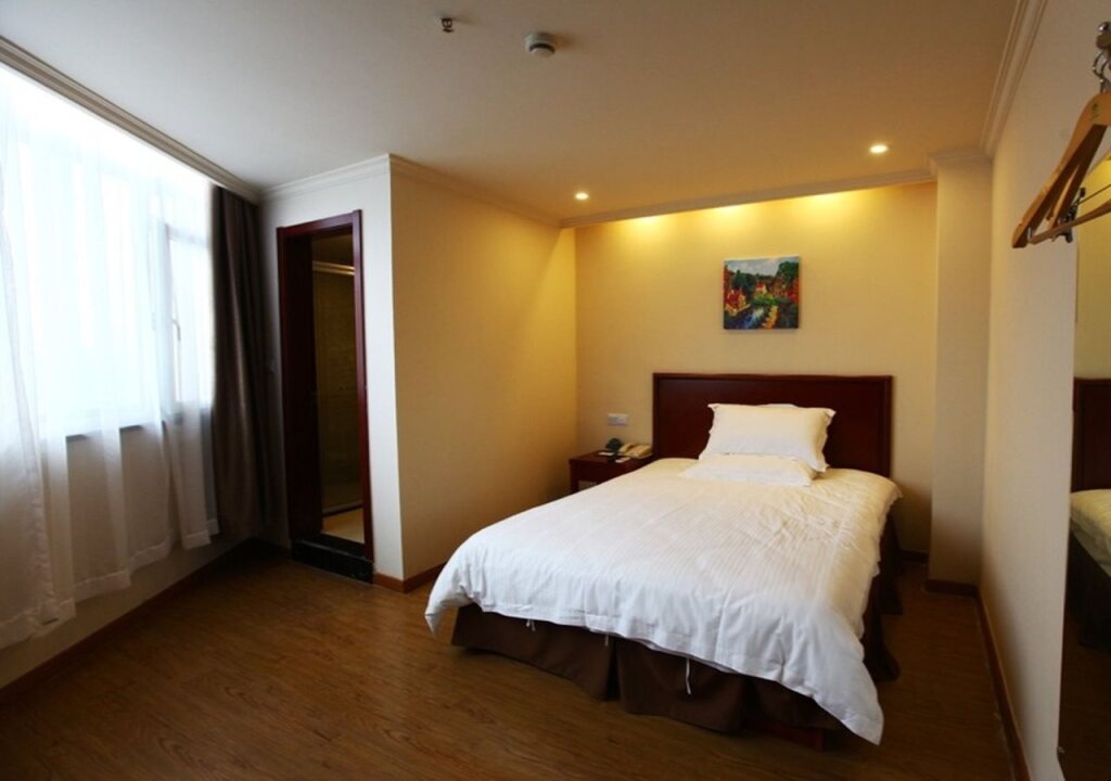 Шанхай: GreenTree Inn Shanghai University of Sport Express Hotel