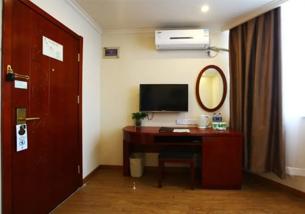 Шанхай: GreenTree Inn Shanghai University of Sport Express Hotel