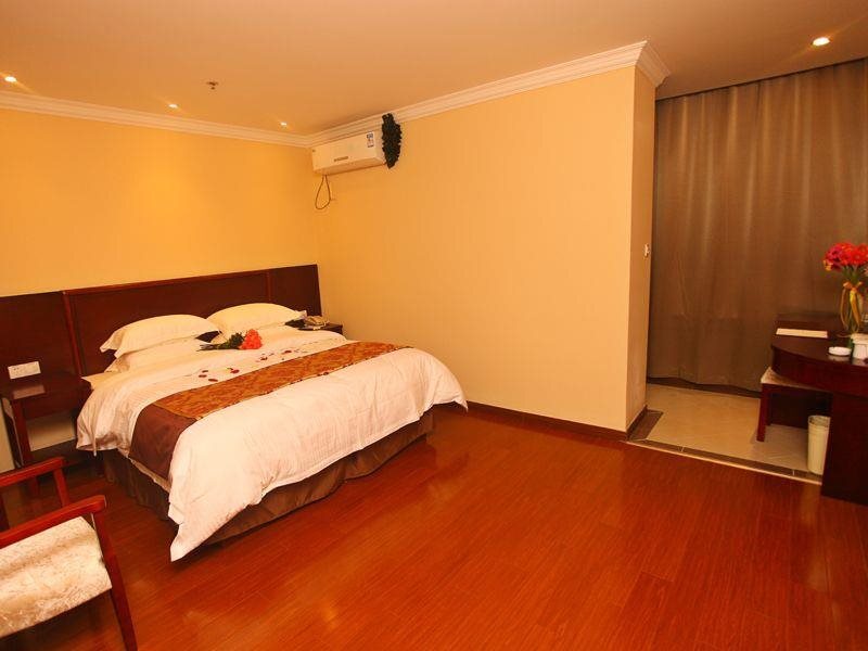 Шанхай: GreenTree Inn Shanghai Zhujing Town Donglin Temple Scenic Spot Jiankang Road Business Hotel