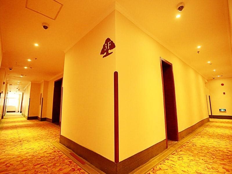 Greentree Inn Shanghai Huangxing Park Subway Station Express Hotel — фото 1