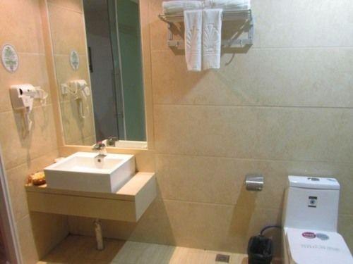 Гуанчжоу: GreenTree Alliance GuangDong GuangZhou HuaDu District YunShan Avenue Sports Center Hotel
