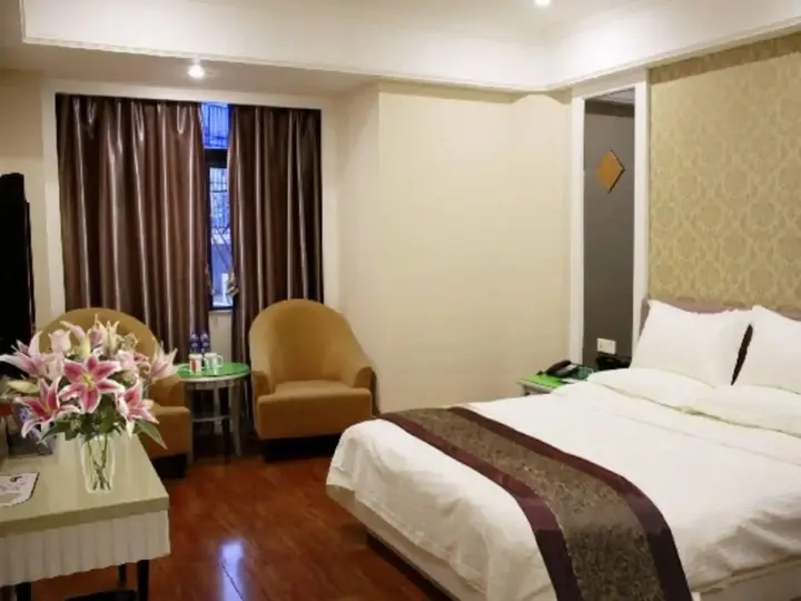 Гуанчжоу: GreenTree Alliance GuangDong GuangZhou HuaDu District YunShan Avenue Sports Center Hotel