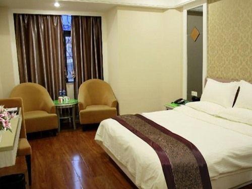 Гуанчжоу: GreenTree Alliance GuangDong GuangZhou HuaDu District YunShan Avenue Sports Center Hotel