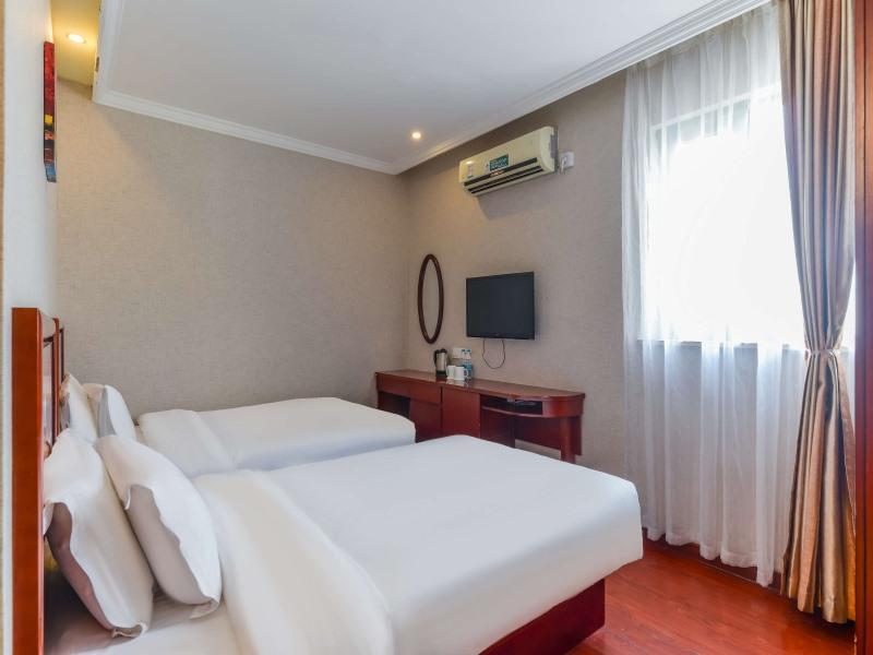 Шанхай: GreenTree Inn Shanghai South Railway Station Xujiahui Stadium Subway Station Shell Hotel