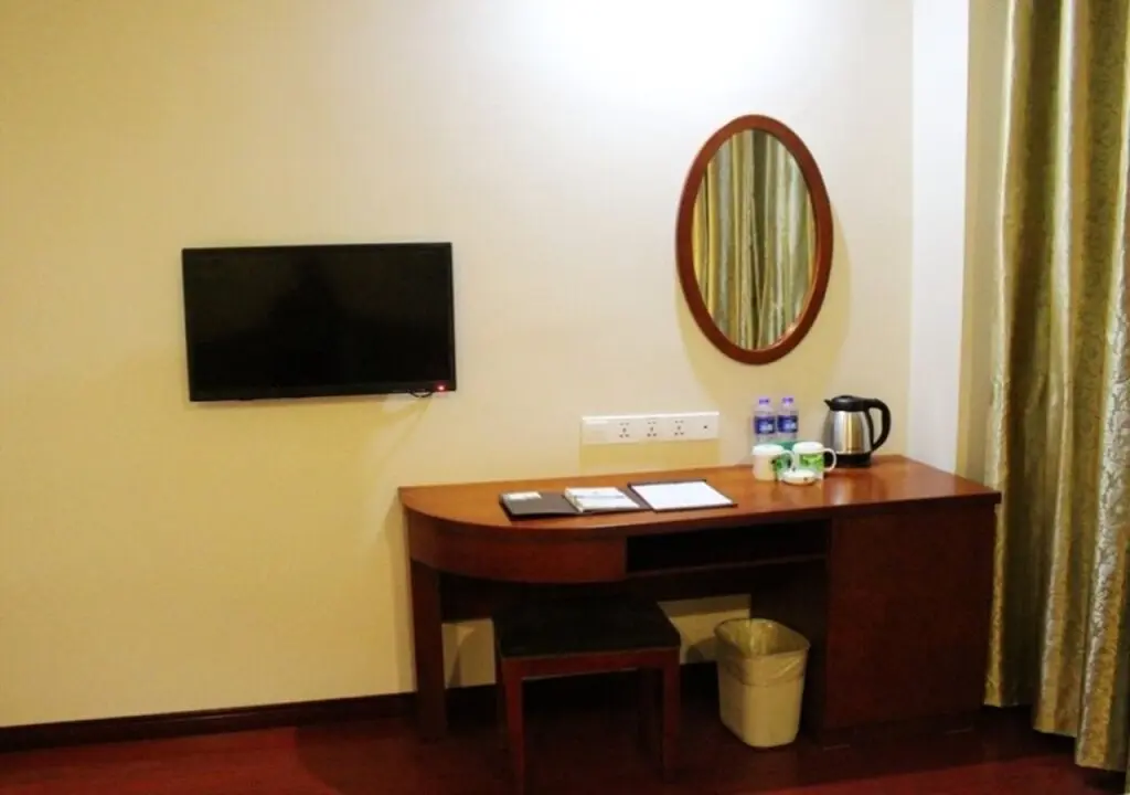 Шанхай: GreenTree Inn Shanghai Pudong Airport Yanchao Highway Hotel