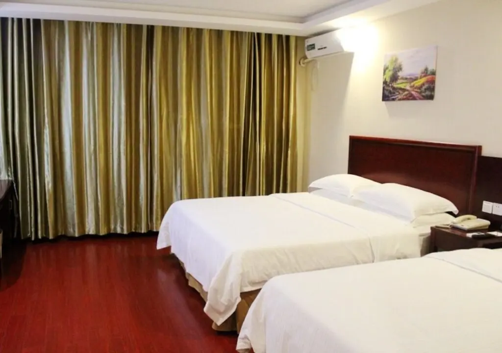 Шанхай: GreenTree Inn Shanghai Pudong Airport Yanchao Highway Hotel