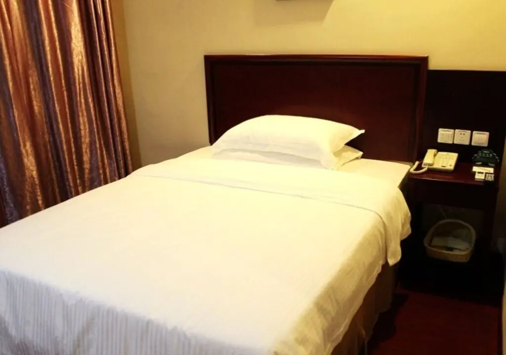 Шанхай: GreenTree Inn Shanghai Pudong Airport Yanchao Highway Hotel