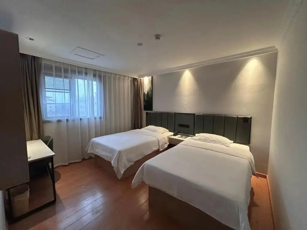 Шанхай: GreenTree Inn Shanghai Pudong Expo YangSi Metro Station YangXin Road Shell Hotel