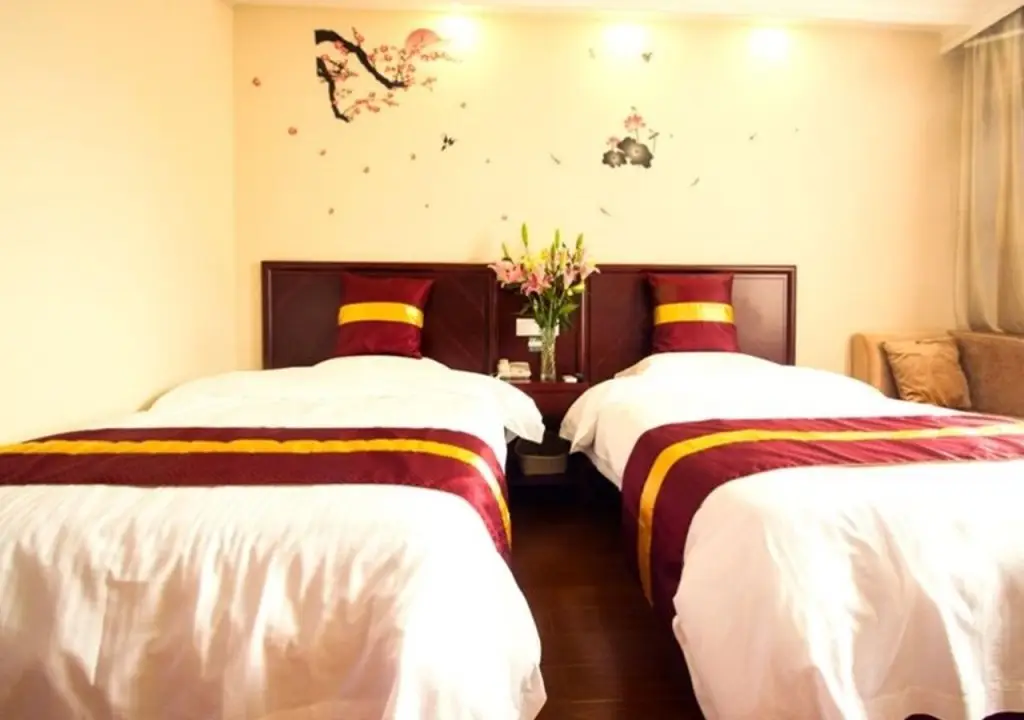 Шанхай: GreenTree Inn Shanghai Pudong Expo YangSi Metro Station YangXin Road Shell Hotel
