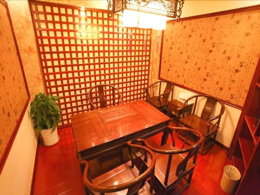Шанхай: GreenTree Inn Shanghai Songjiang Dongjing Tongle Road Happy Valley Bus