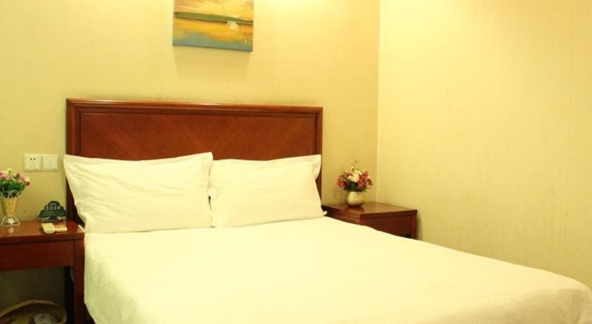 Шанхай: GreenTree Inn ShangHai Jingan District Middle YanChang Road HuTai Road Express Hotel