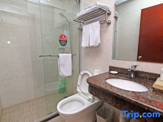 Шанхай: GreenTree Inn Shanghai Hongqiao Airport Huqingping Highway Shell Hotel