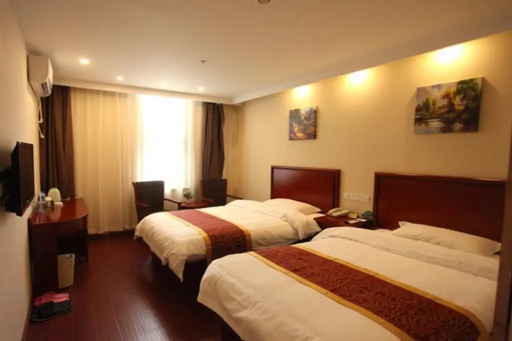 Шанхай: GreenTree Inn Shanghai National Convention Center Beiqing Road Fengzhong Road Shell Hotel