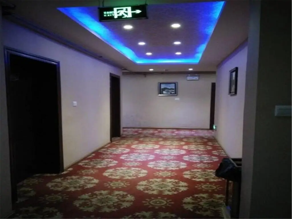 Чэнду: Luodai Business Inn