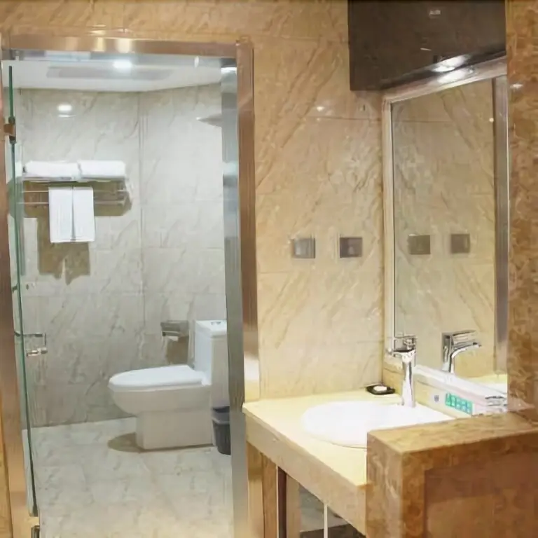 Ухань: V9 Holiday Inn (Wuhan Wansongyuan Food Street)