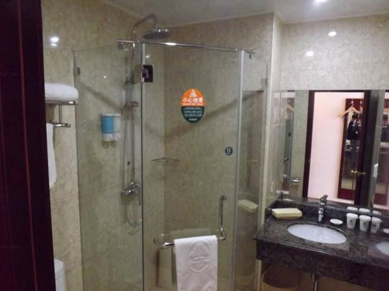 Пекин: GreenTree Inn Beijing East Yizhuang District Five Kechuang Street Business Hotel