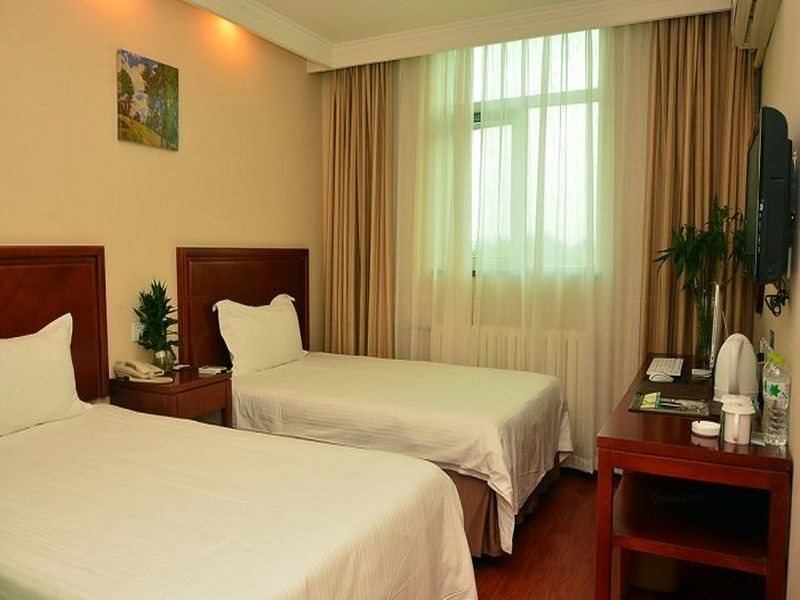 Пекин: GreenTree Inn Beijing Daxing Huangcun QingYuan Road Metro Station Express Hotel