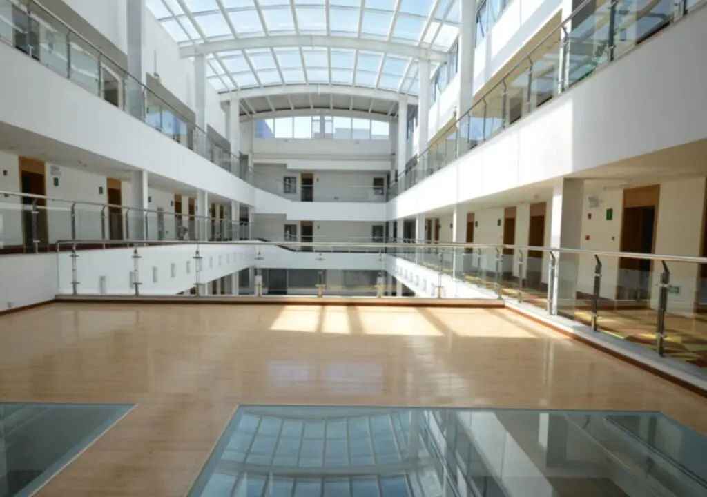 Тяньцзинь: Vatica Tianjin Fifth Avenue Foreign Language Children's Hospital Hotel