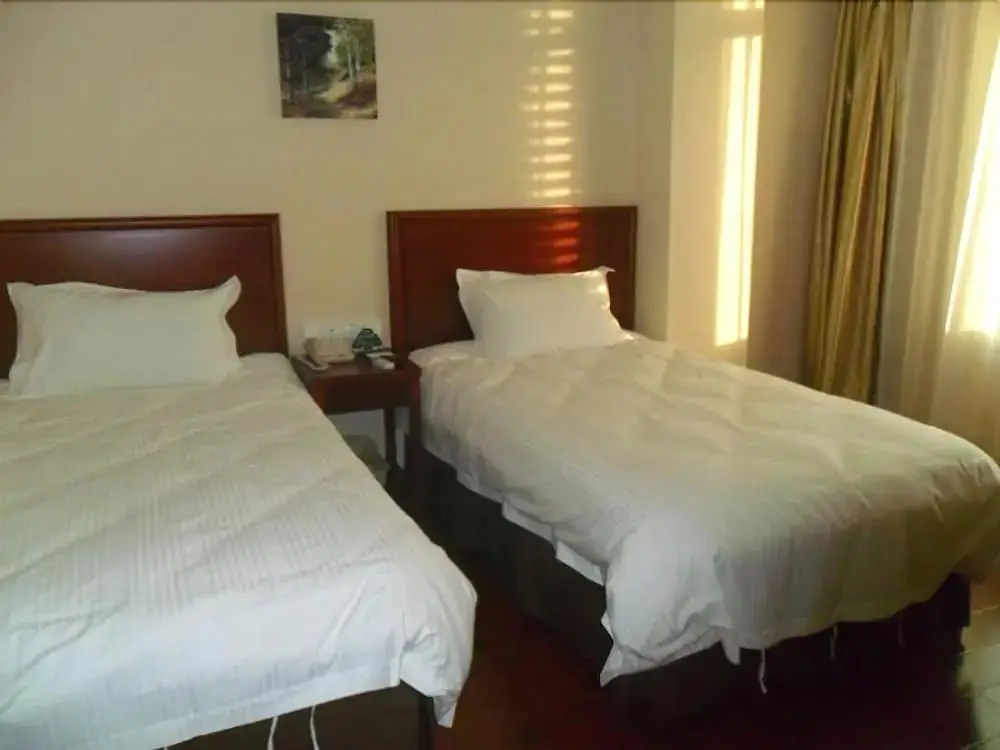 Тяньцзинь: GreenTree Inn Tianjin Wuqing Jingbin Industrial Park Chengwang Road Express Hotel