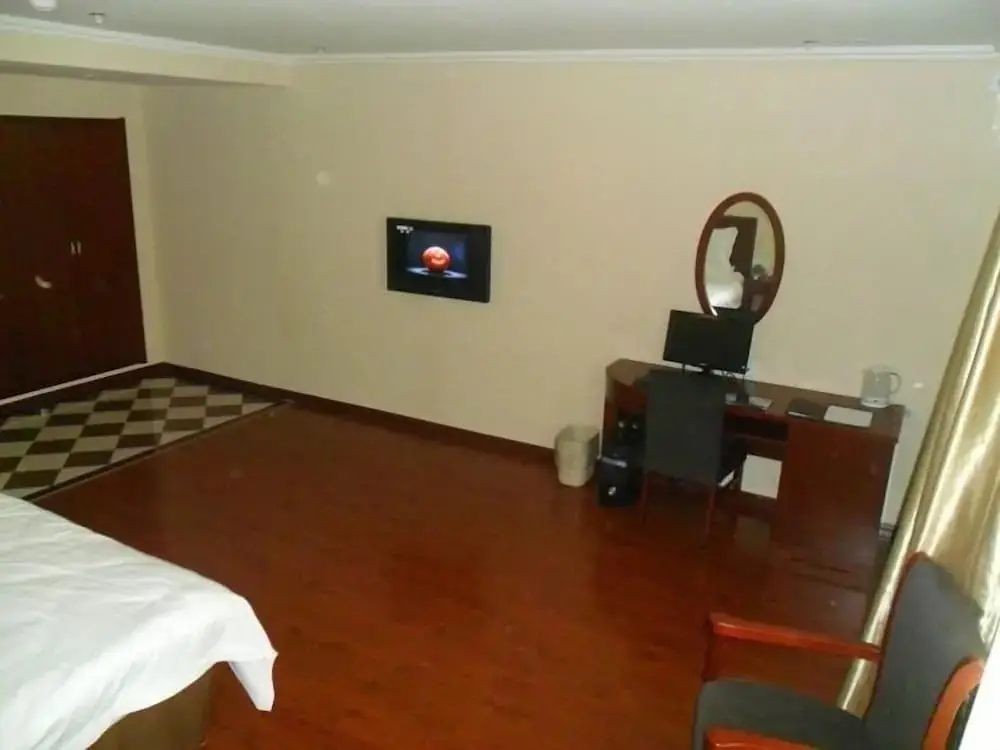 Тяньцзинь: GreenTree Inn Tianjin Wuqing Jingbin Industrial Park Chengwang Road Express Hotel