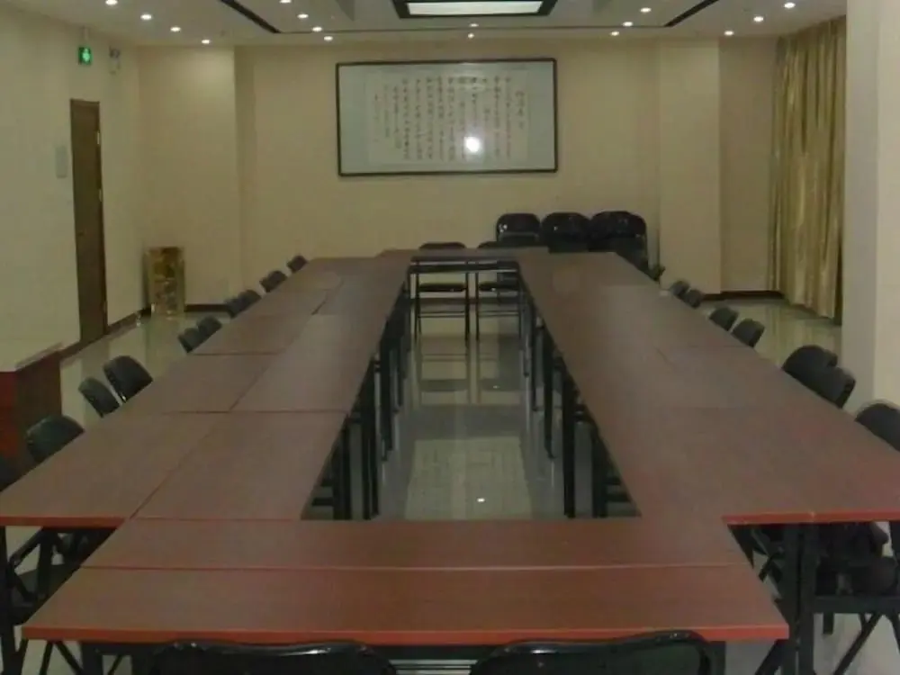 Тяньцзинь: GreenTree Inn Tianjin Wuqing Jingbin Industrial Park Chengwang Road Express Hotel