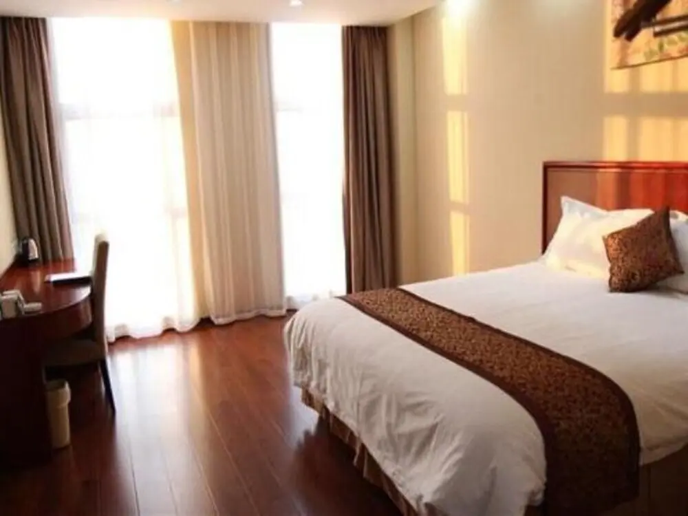 Тяньцзинь: GreenTree Inn Tianjin Xiqing Development Zone Renrenle Square Express Hotel