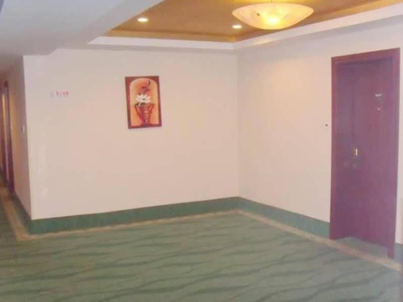 Нанкин: GreenTree Inn Jiangsu Nanjing Bridge South Road Jinying Business Hotel